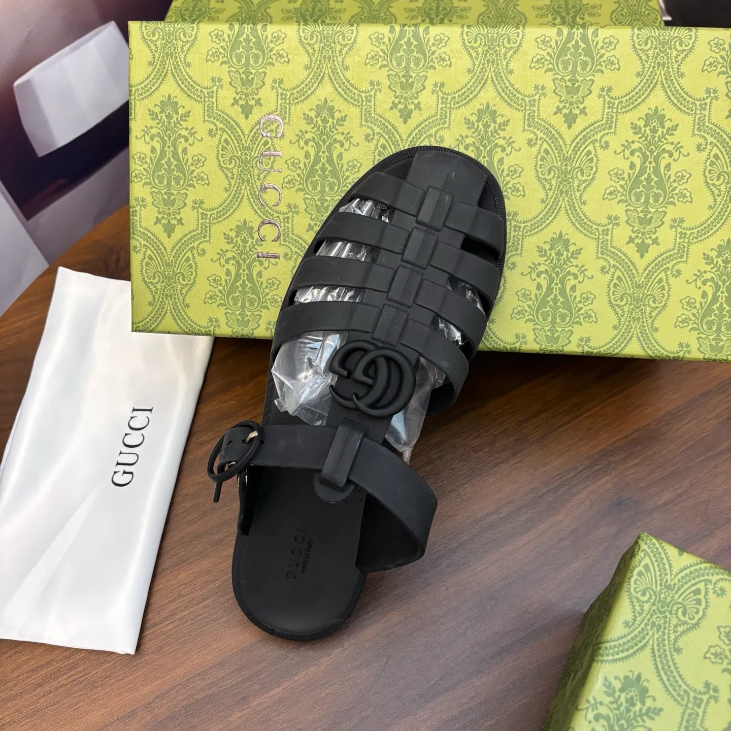 Men's shoes 260💰 [Gucci] Counter quality, top-quality original goods, real photos! Original TPU material, fine workmanship, comfortable; genuine 1:1 replica Size: 38 ~ 46